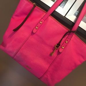 💕💕Hot Pink Fossil Purse 💕💕